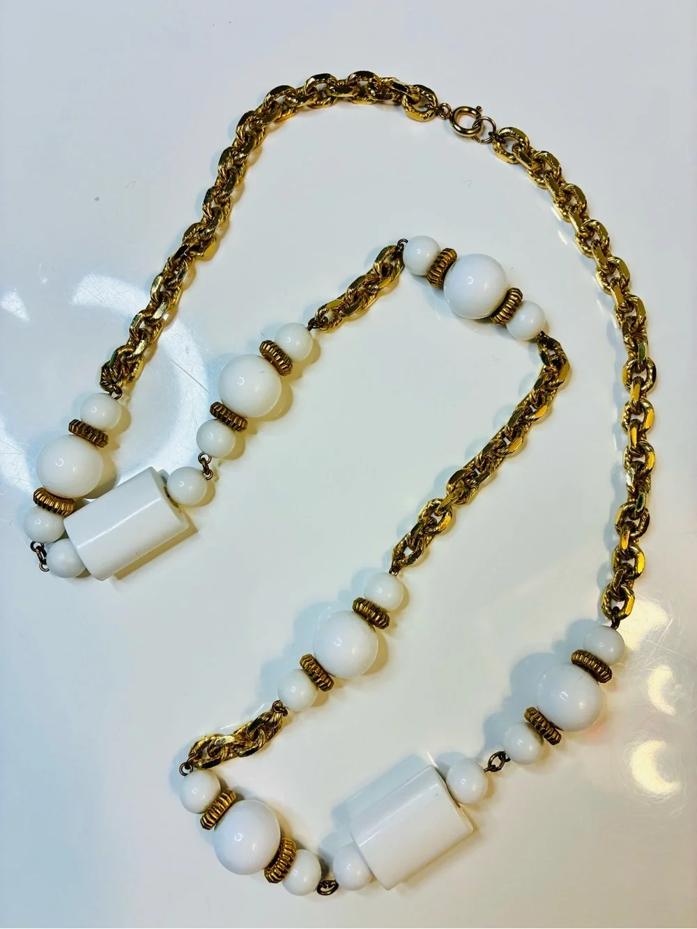 Gold Chain Necklace with Chunky Cylindrical Resin White Beads Women Jewelry EUC